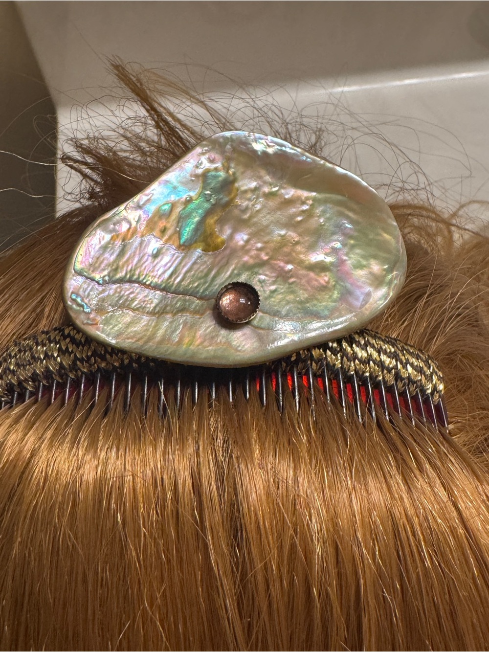 Beautiful Vintage Art Novo mother-of-pearl hair comb accessory - Picture 9 of 10